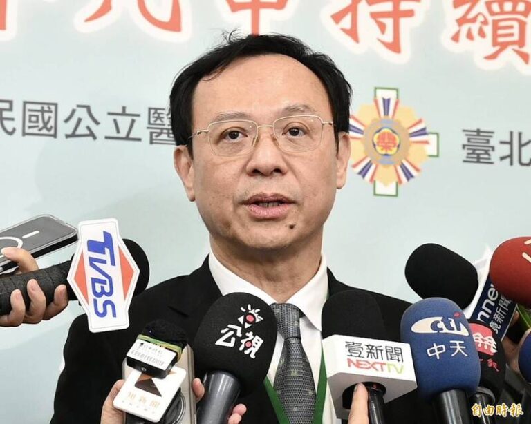 衛福部長石崇良說明國家藥物韌性整備計畫4大重點。（記者塗建榮攝）